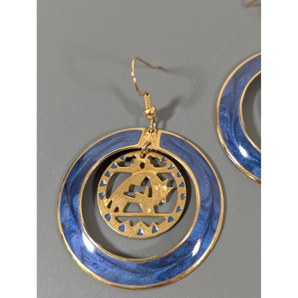 Vintage Berebi Western Buffalo Blue Enamel Gold Tone Round Hoop Dangle Earrings - Picture 5 of 8